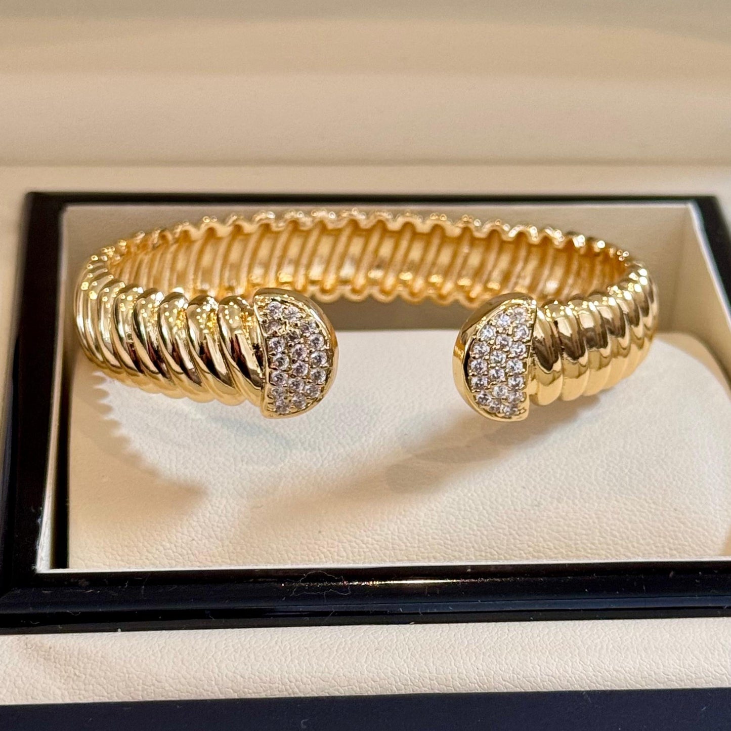 Himo Bangle