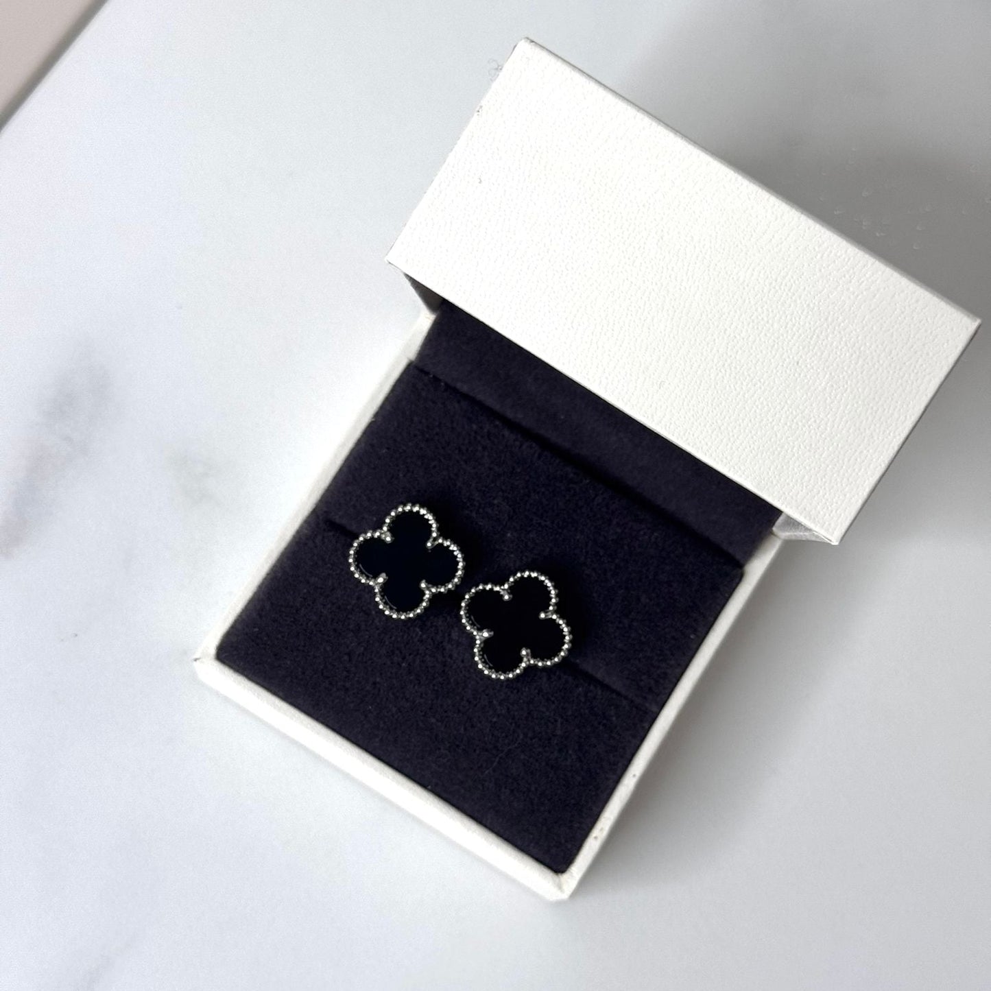 Black & Silver Earrings – Elegant Modern Style