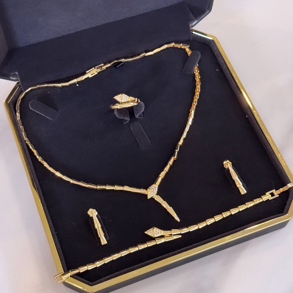 Bvola Set