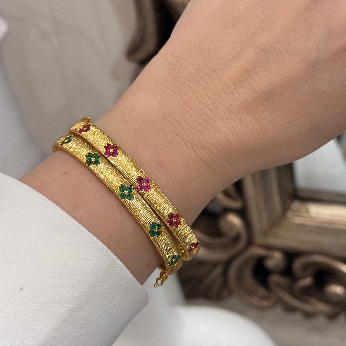 Neha Bangles