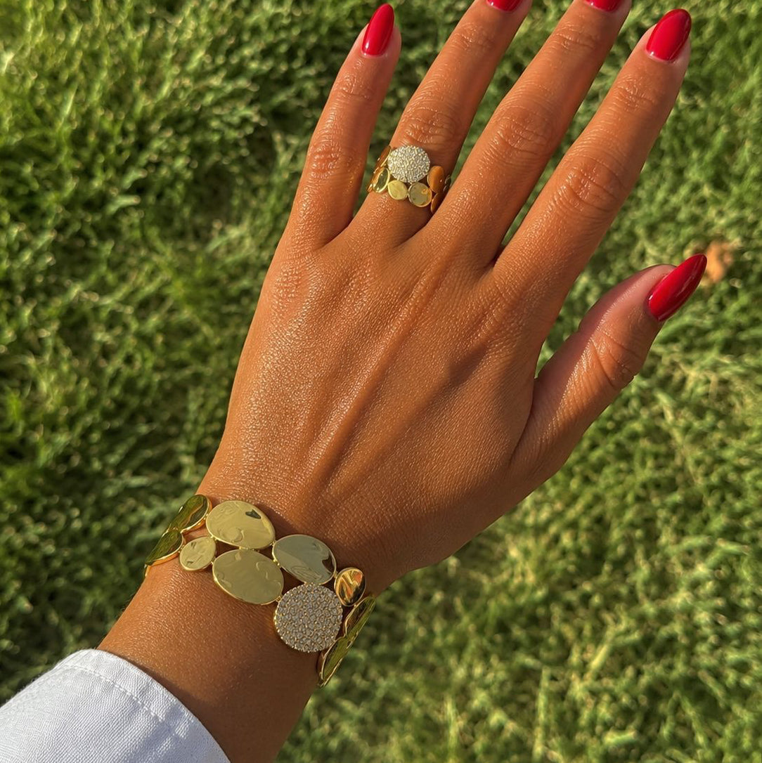 Nada Set With Adjustable Ring