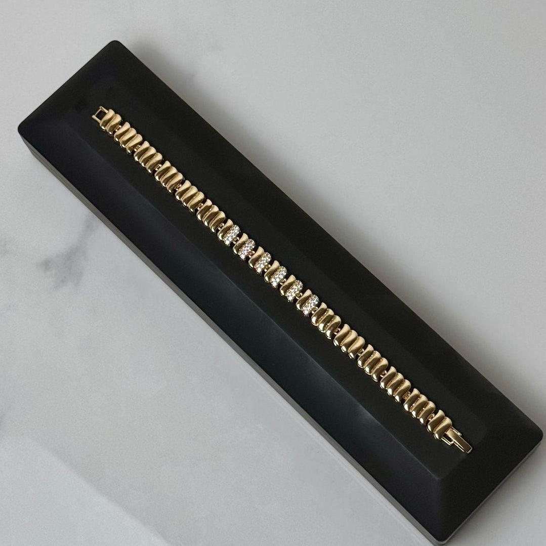 Serena Bracelet – Elegant Gold Plated Design