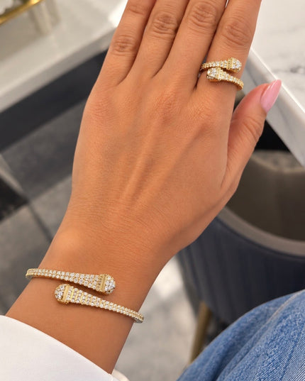 Raneen Set With Adjustable Ring
