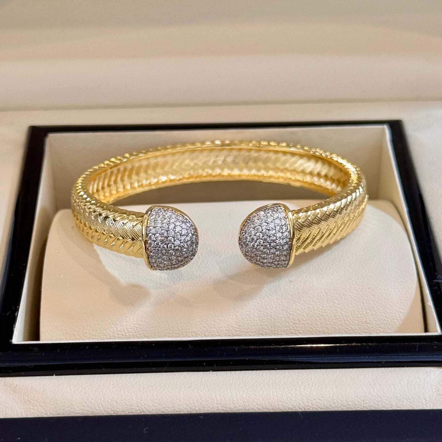 Himo Bangles