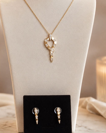 Lamara Set Of Necklace & Earrings