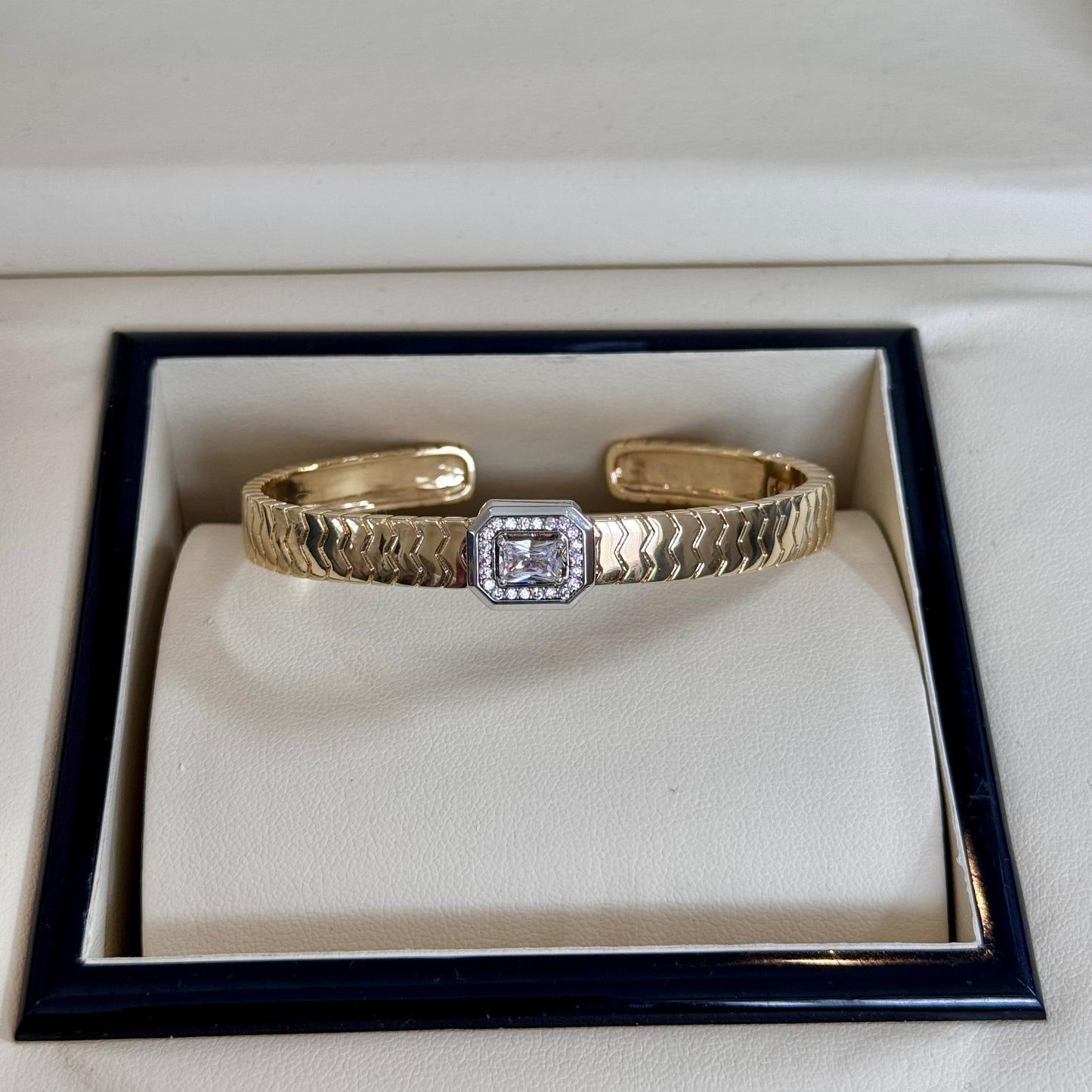 Himo Bangle