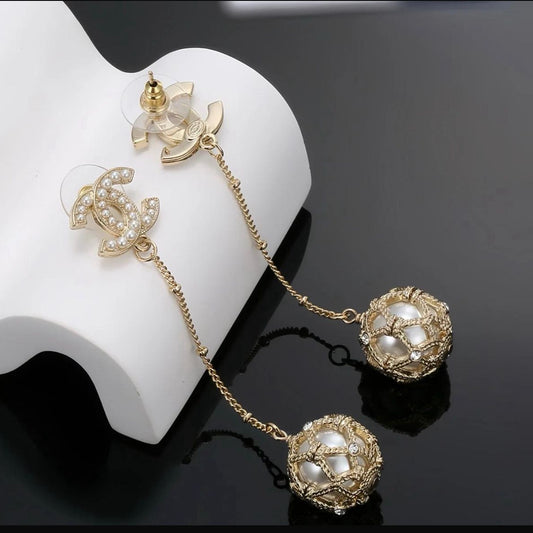 Dangling C Earings