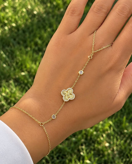 Stunning Clover Hand Chain