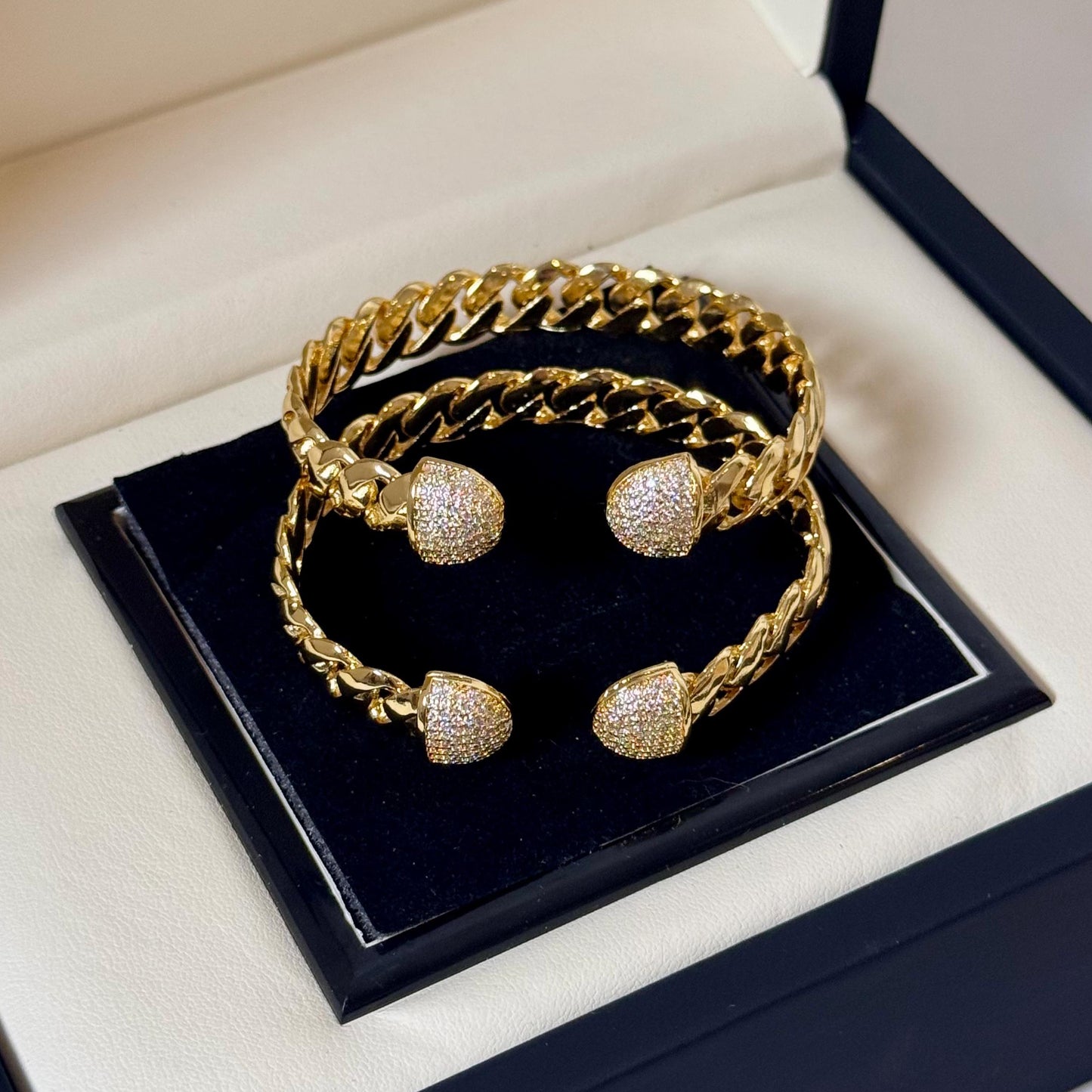 Himo Style Set Of Two Bracelets