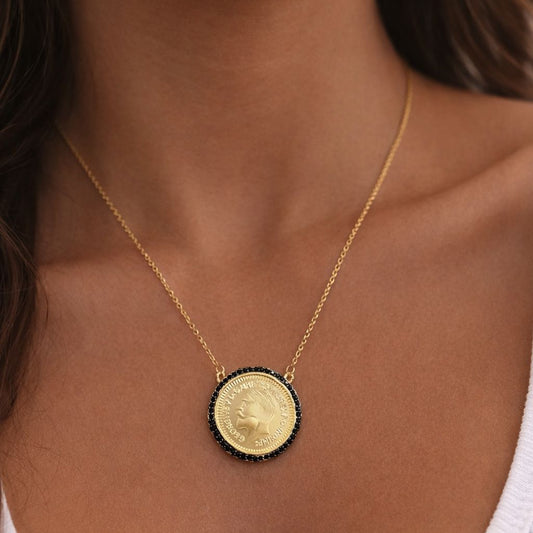 Lira Necklace With Black Zircon Frame