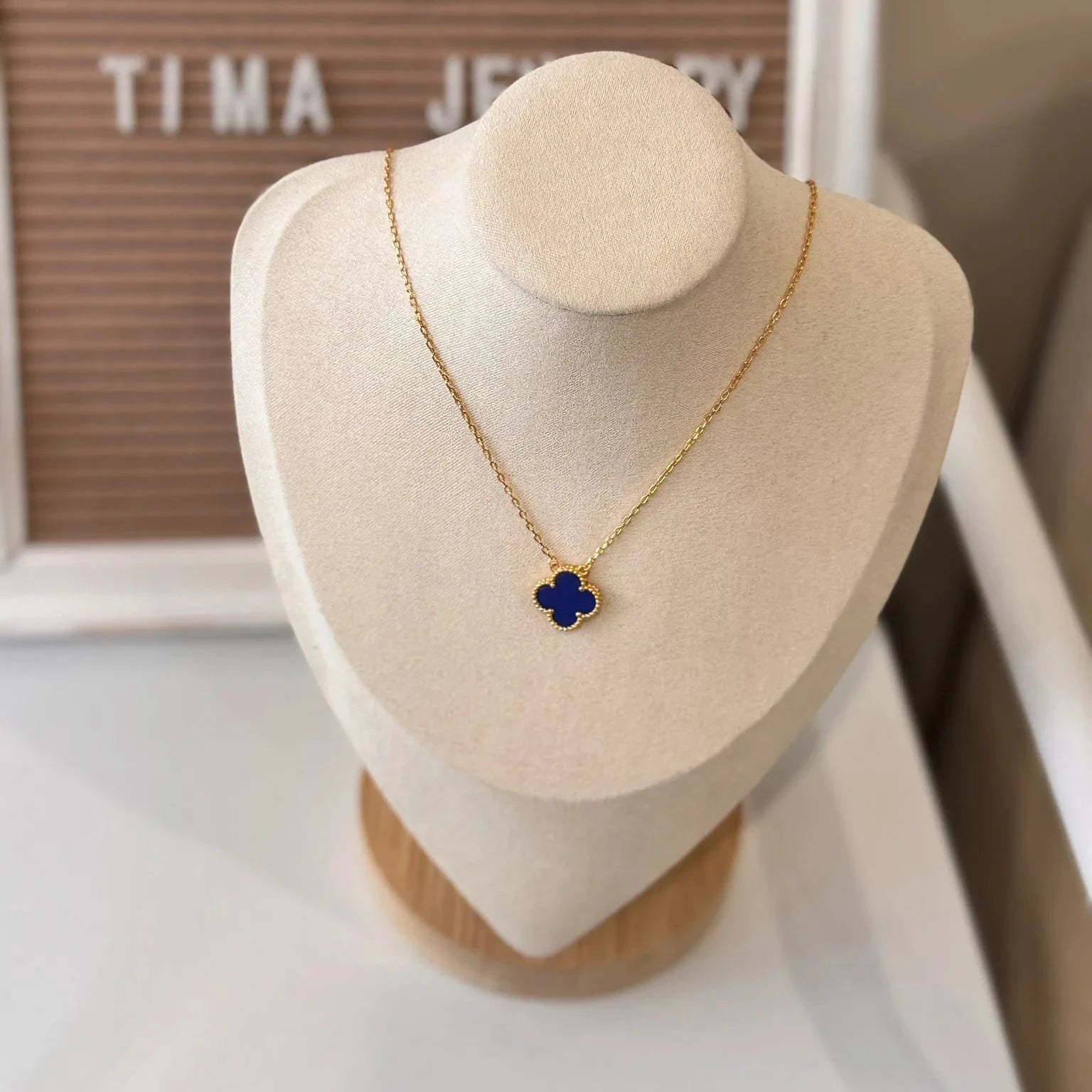 Royal blue single regular clover necklace