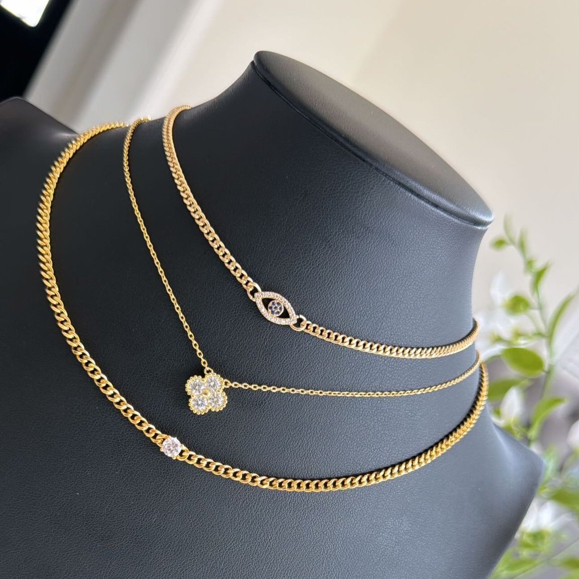 Three layers of gold plated necklaces