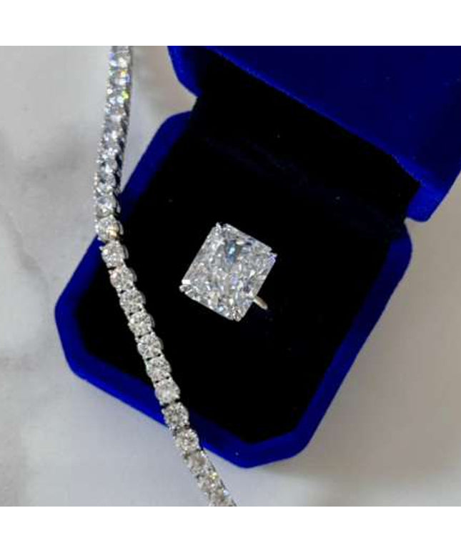 Youmi’s Moissanite Ring in 925 Sterling Silver